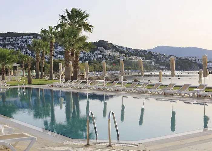 Cocos The Club Hotel 4*